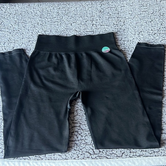 PINK Black Leggings - Picture 8 of 11